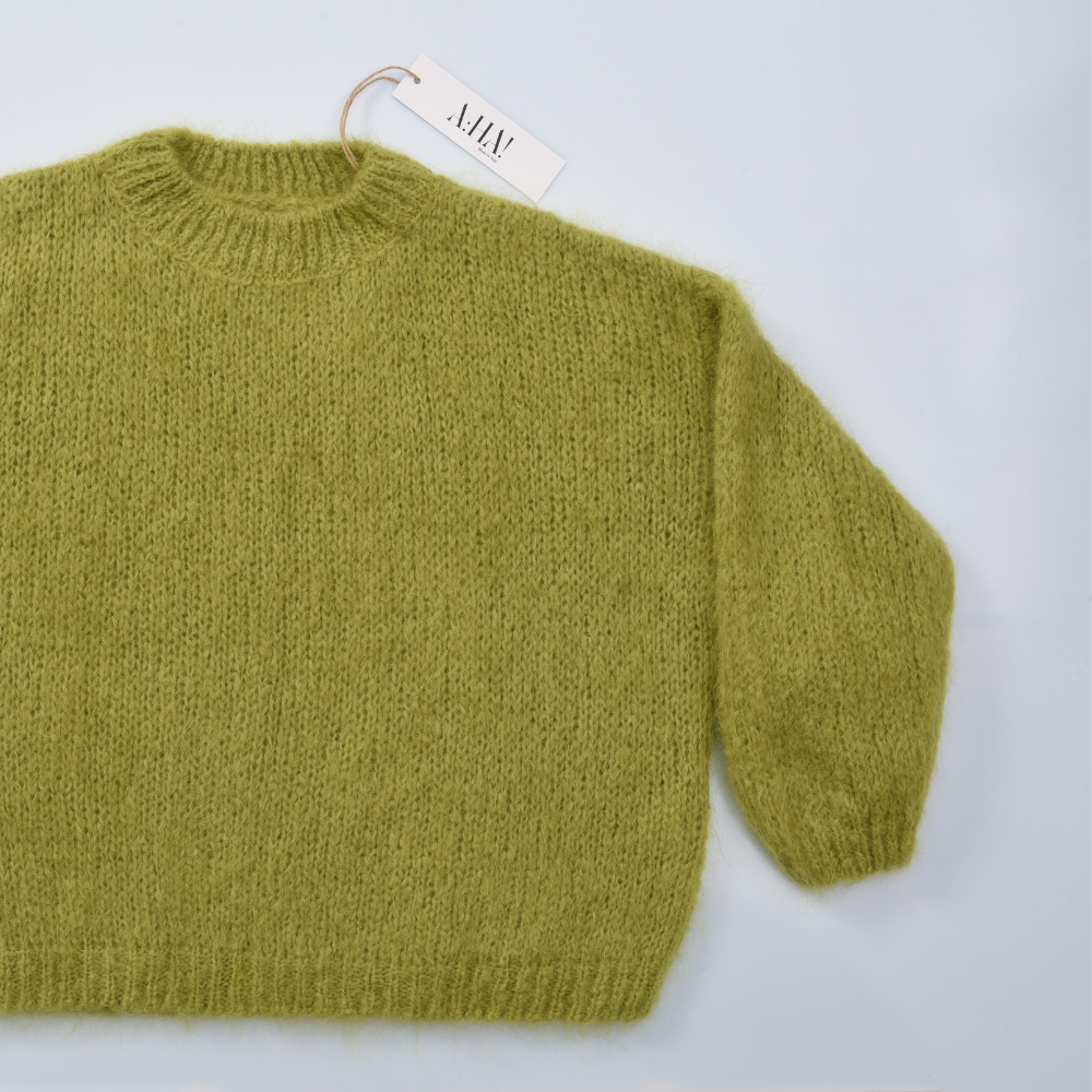Luftiger grobmaschig gestrickter Mohair  Pullover