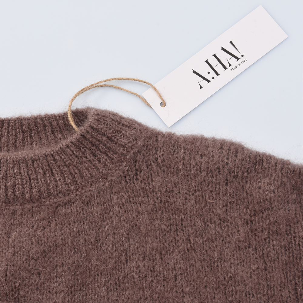 Luftiger grobmaschig gestrickter Mohair Pullover