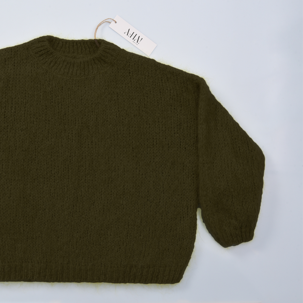Luftiger grobmaschig gestrickter Mohair  Pullover