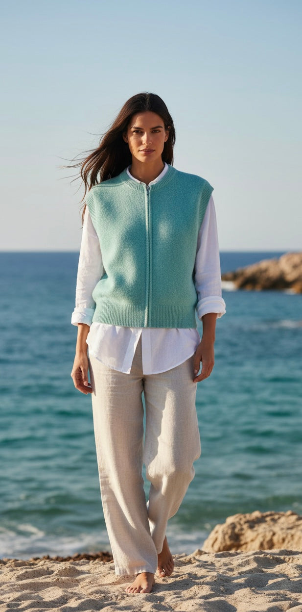 Flauschiger Pullunder im Bomberstyle mit Reißverschluss